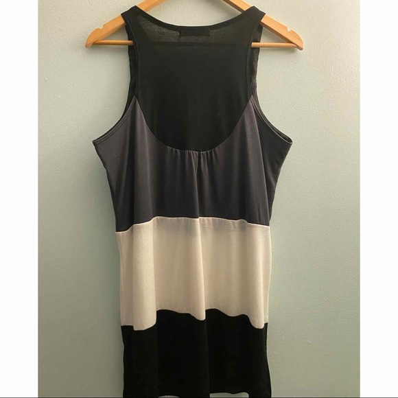 Volume One Dresses - Picture 2 of 3